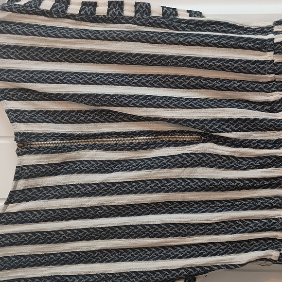 Universal Thread Romper - Picture 8 of 9